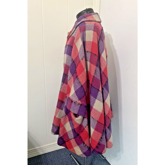 Vintage Plaid Pink Purple Wool Blend One Size Big Buttons Poncho Cape Holidays - Picture 2 of 8